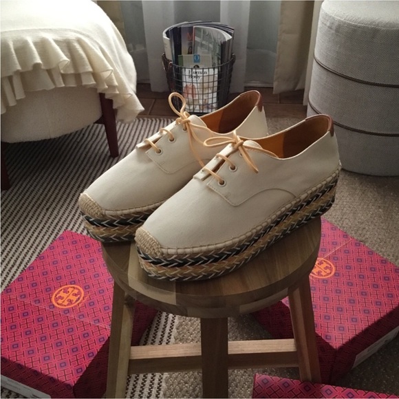 TORY BURCH-WEEKEND SALE - Picture 3 of 16